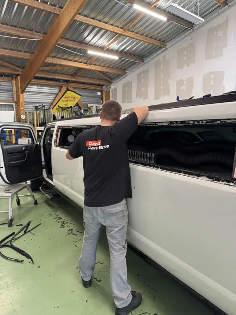 hummer-limousine.webp