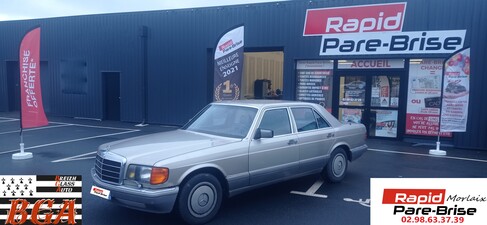 Mercedes 300 SE 1986.jpg